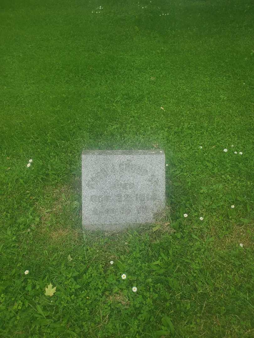 Frederick J. "Fred" Group Senior's grave. Photo 3