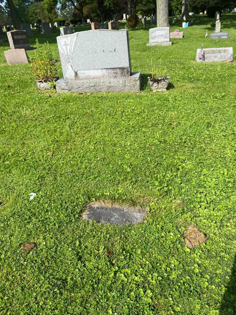 Betty R. Fraser's grave. Photo 2