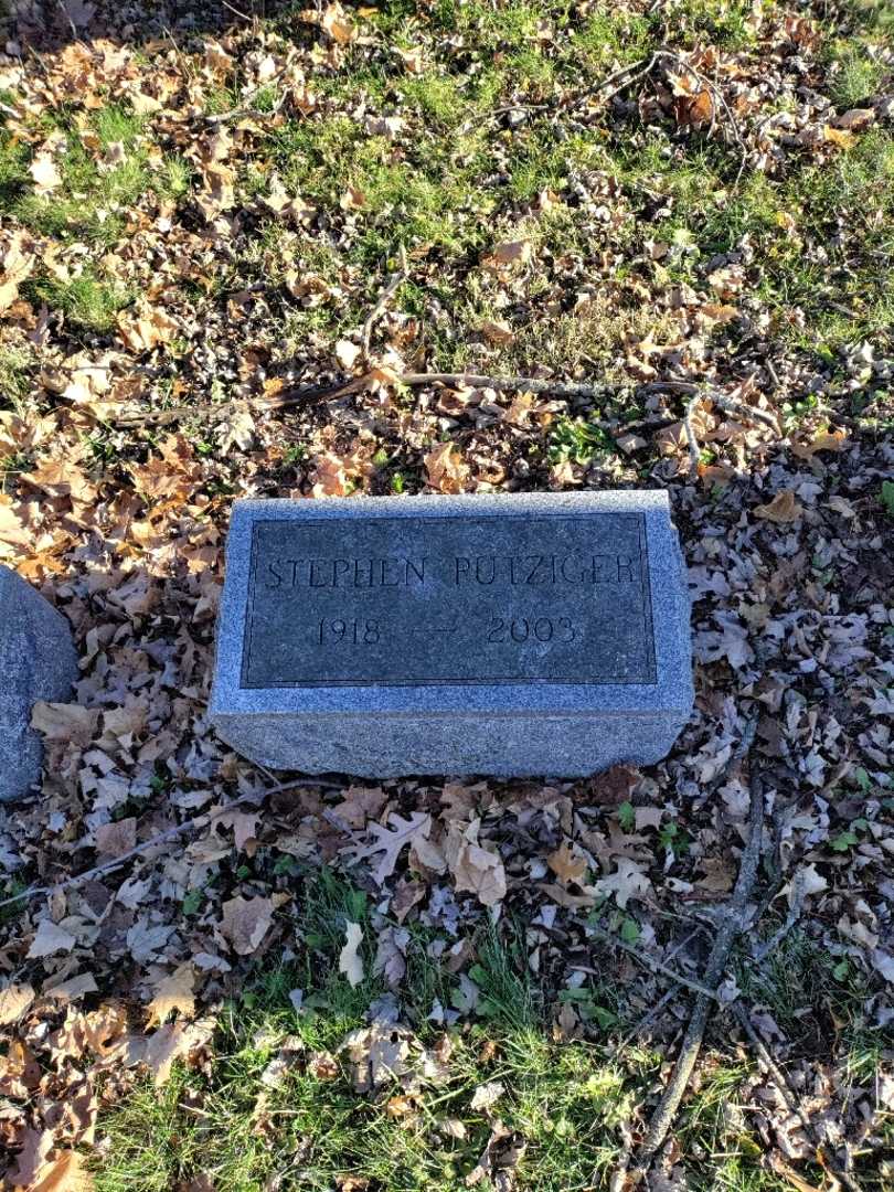 Stephen Putziger's grave. Photo 2