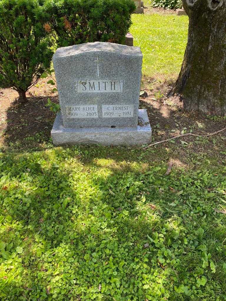 Ernest C. Smith's grave. Photo 2