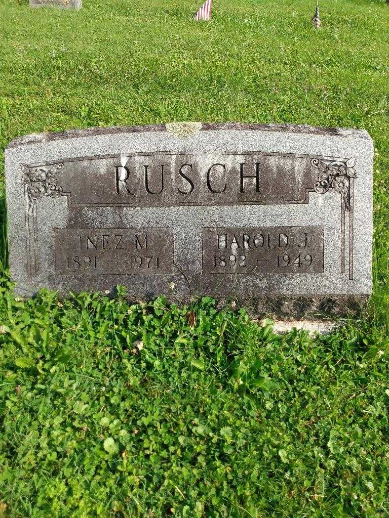 Inez M. Rusch's grave. Photo 2