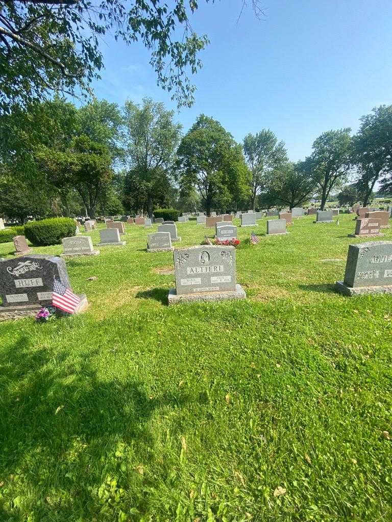 Jane Altieri Huber's grave. Photo 1