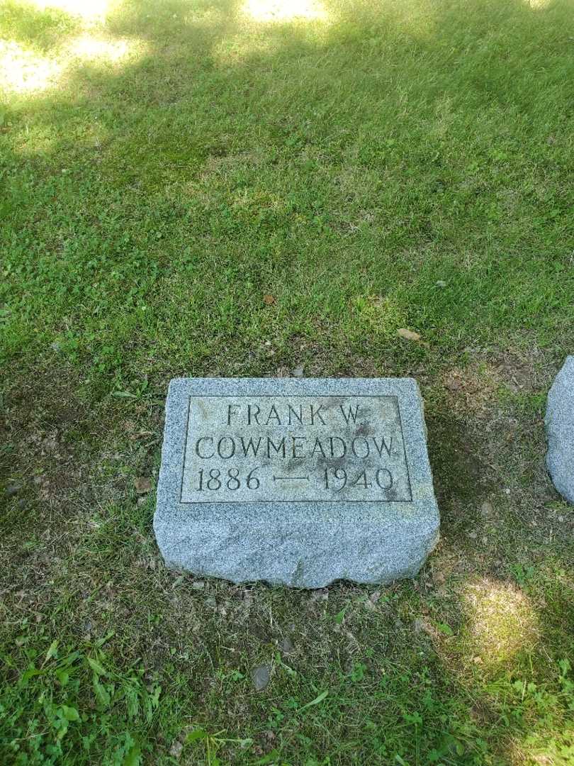 Frank W. Cowmeadow's grave. Photo 3