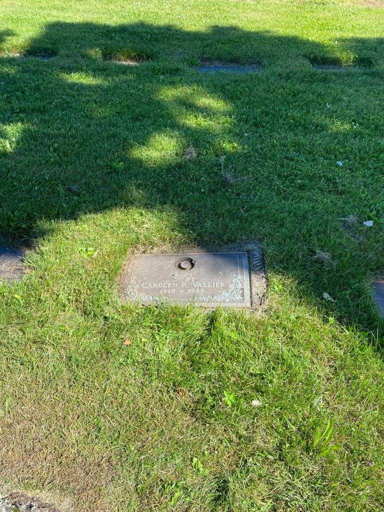 Carolyn R. Vallier's grave. Photo 2