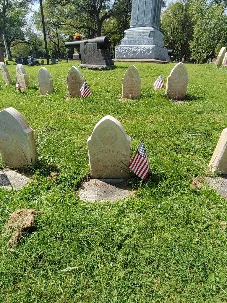 Frederick Gans's grave. Photo 1