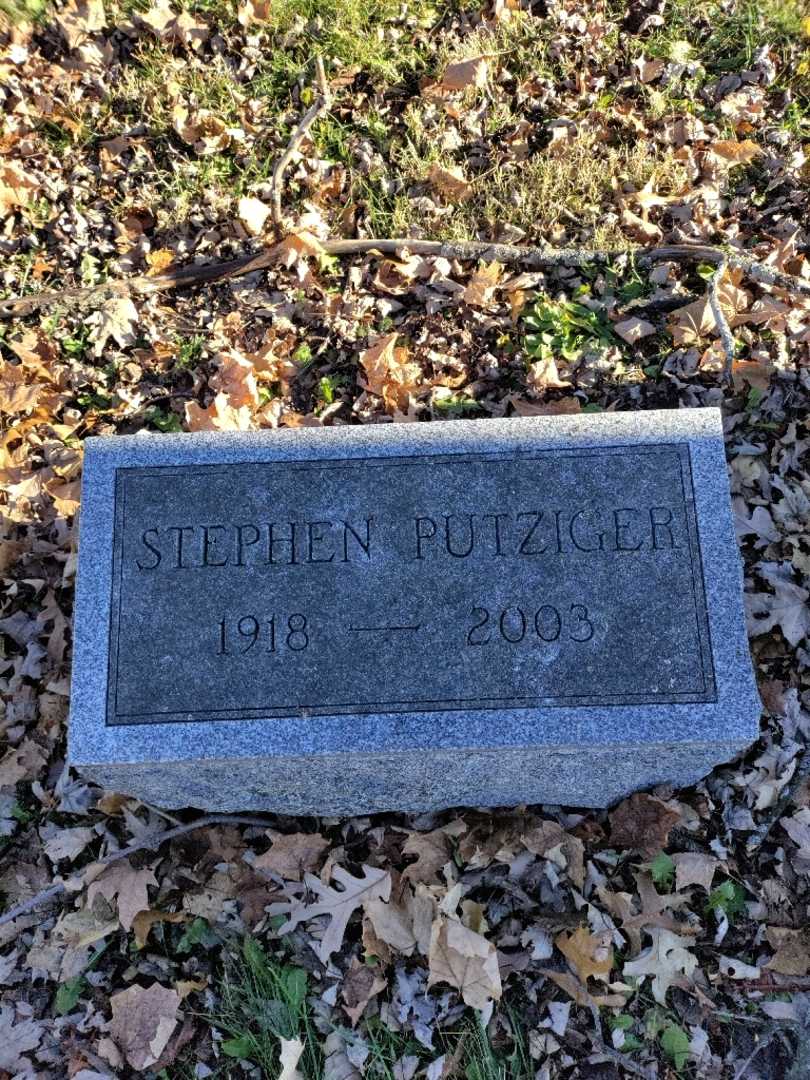 Stephen Putziger's grave. Photo 3