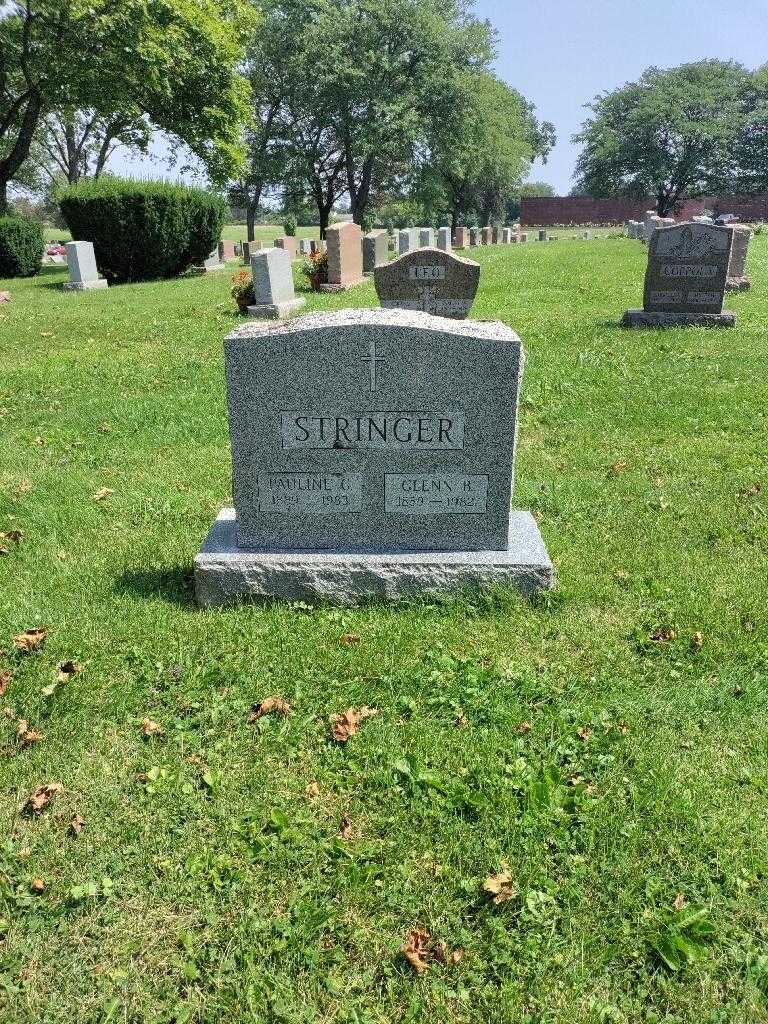 Pauline G. Stringer's grave. Photo 1