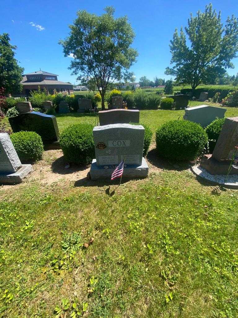 Donald F. Cox's grave. Photo 2