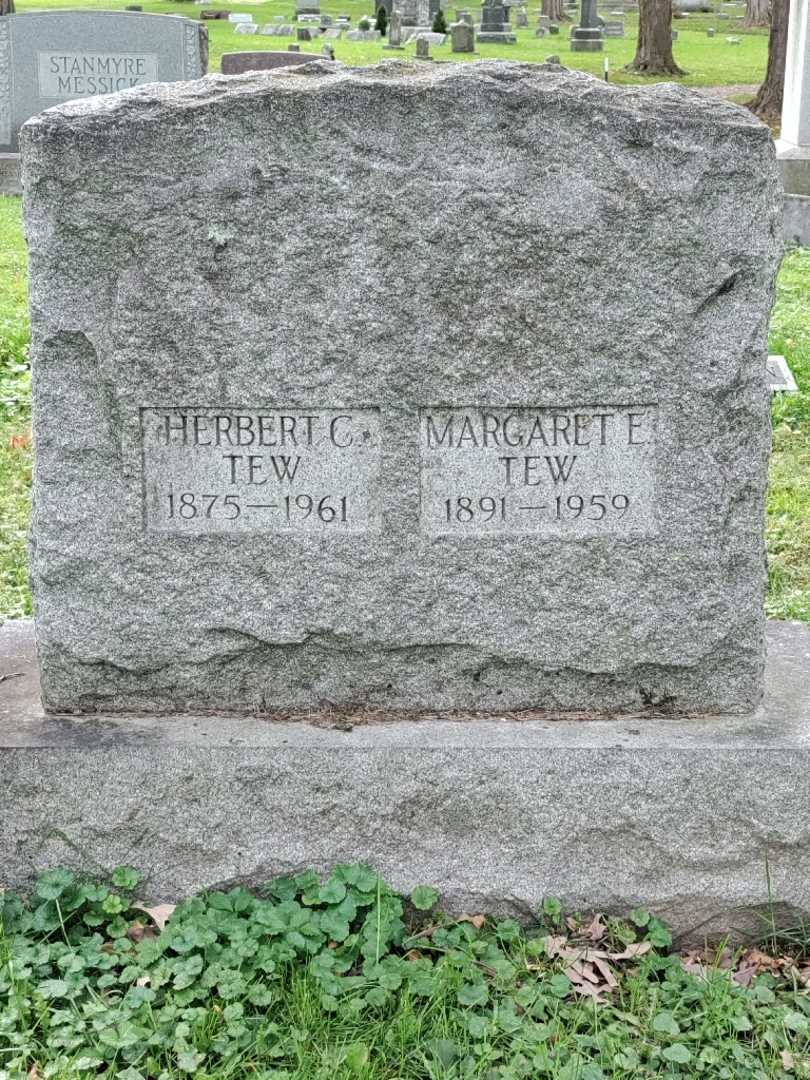 Herbert C. Tew's grave. Photo 3