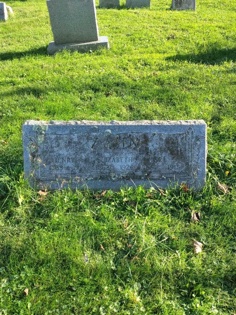 Elizabeth Zahn's grave. Photo 3