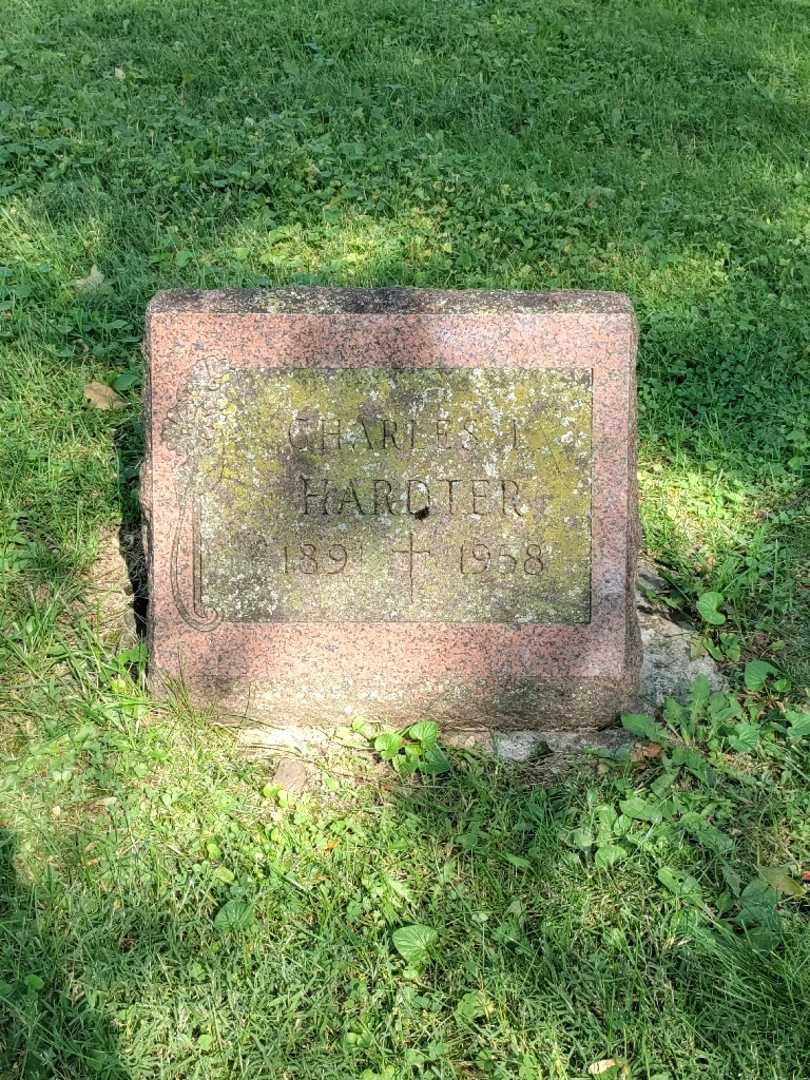 Charles L. Hardter's grave. Photo 3