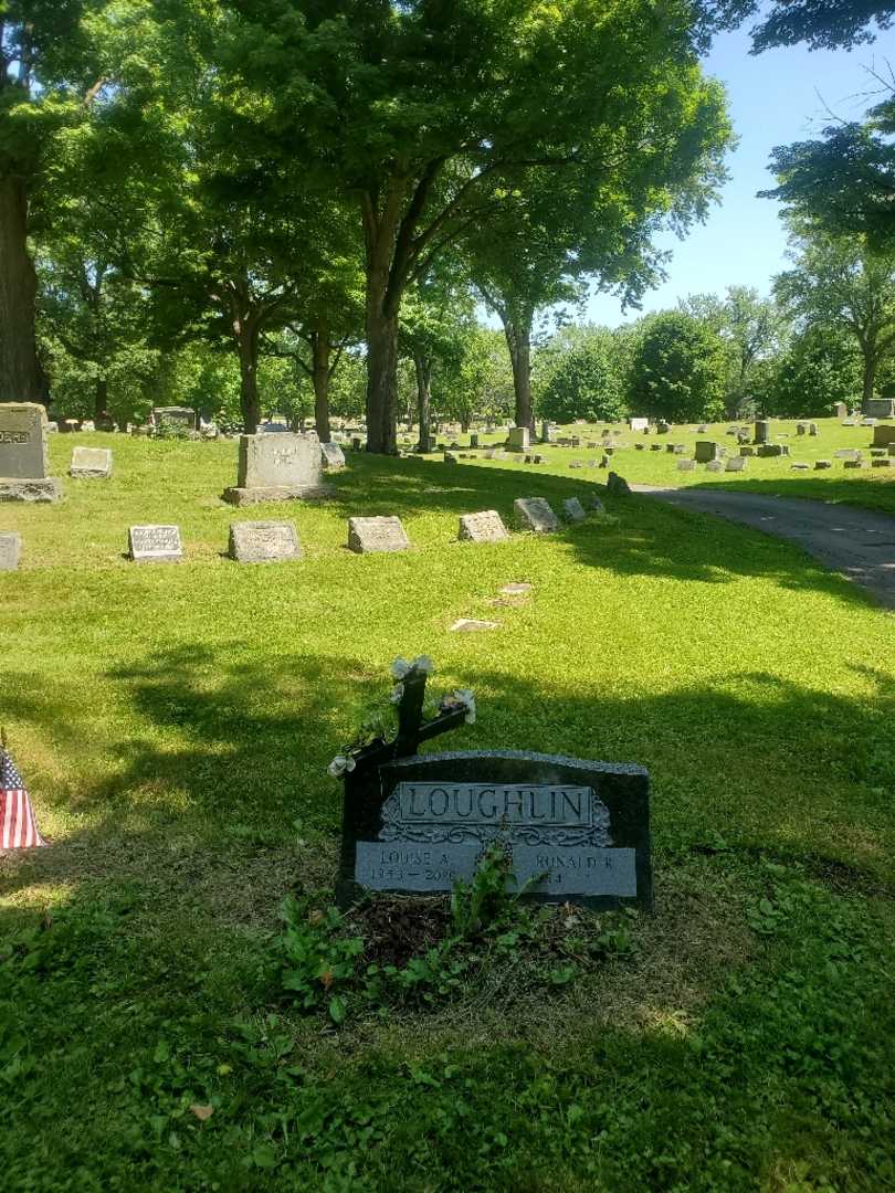 Louise Ann Loughlin's grave. Photo 1