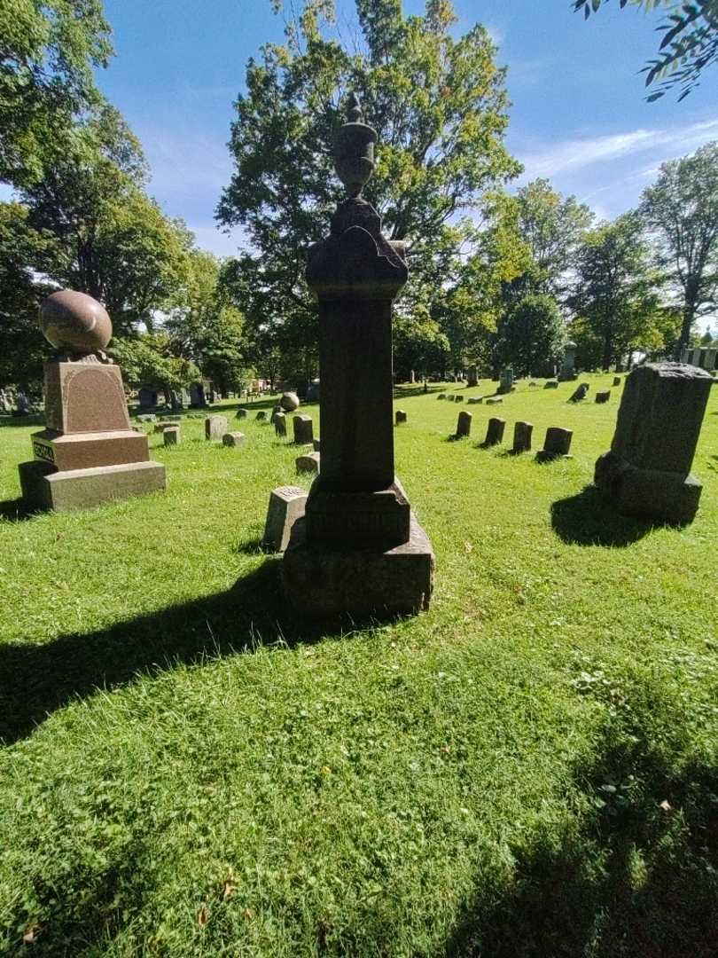 Maria M. Buechner's grave. Photo 2