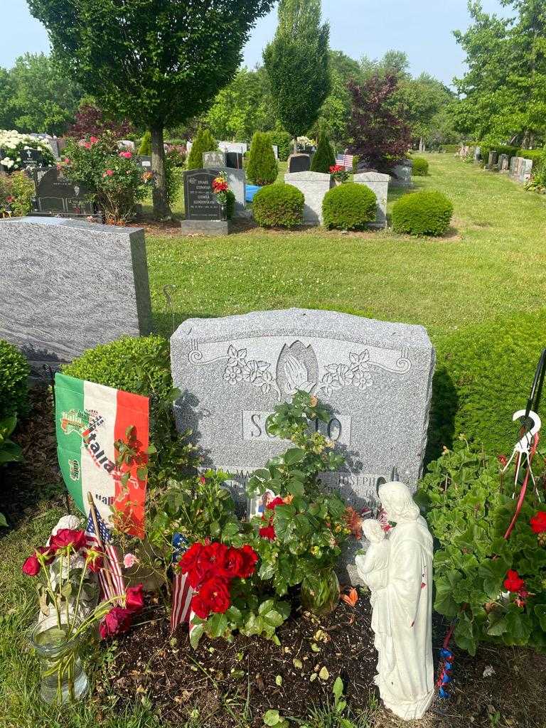 Joseph Scollo's grave. Photo 2