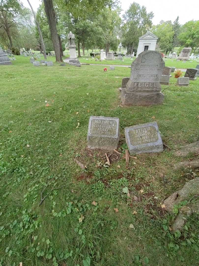 Elizabeth Feigel's grave. Photo 1