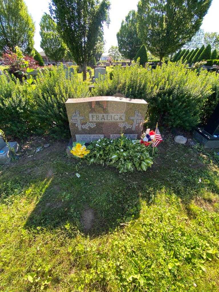 Louise Ann Fralick's grave. Photo 1