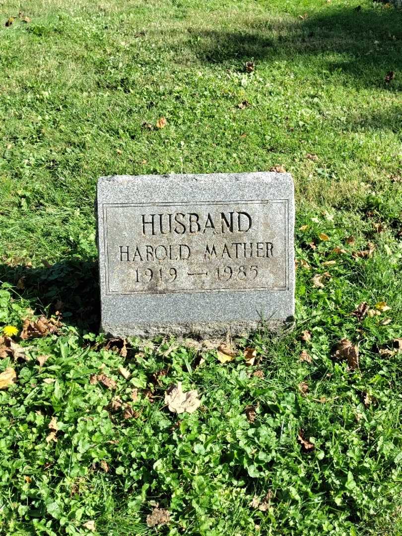 Harold M. Mather's grave. Photo 2