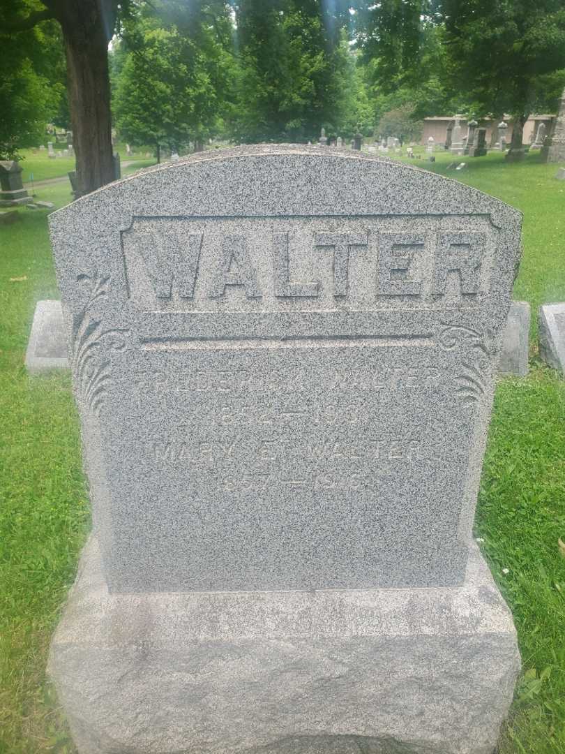 Frederick Walter's grave. Photo 4