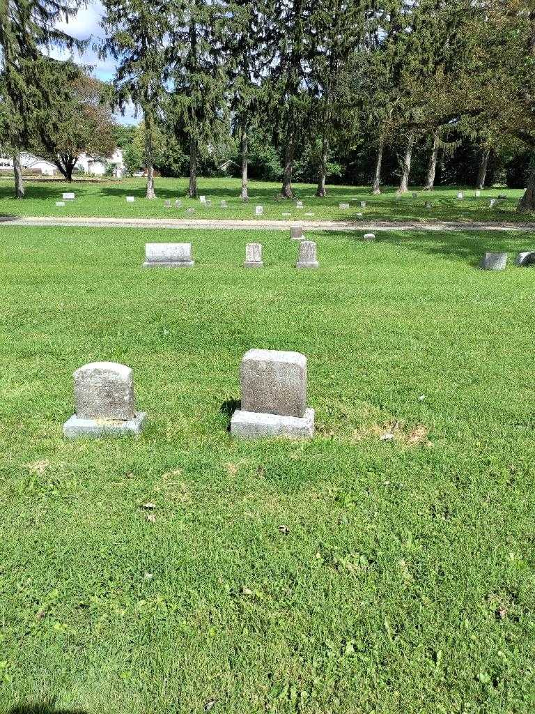 Peter L. Dexheimer's grave. Photo 1