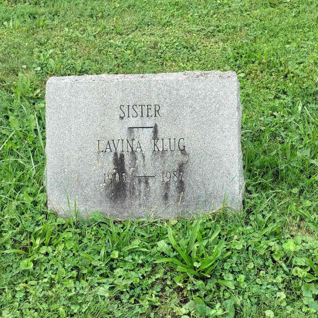 Lavina Klug L'Herault's grave. Photo 2