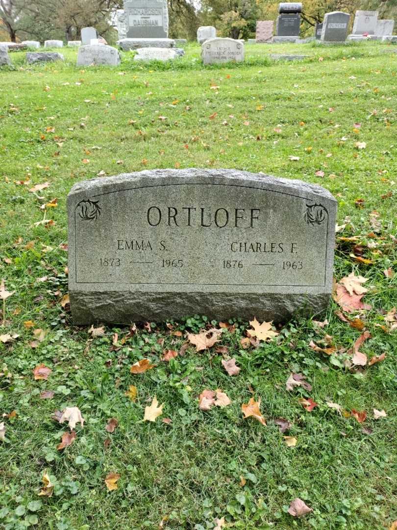 Emma S. Ortloff's grave. Photo 2