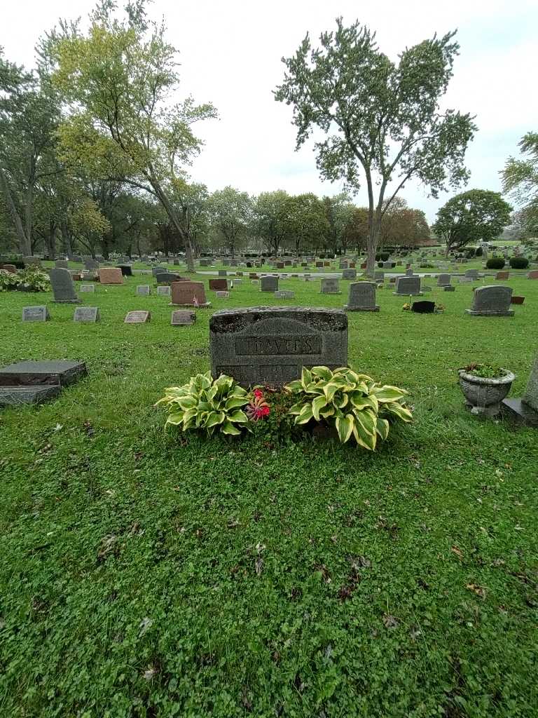 Edward Travers's grave. Photo 1