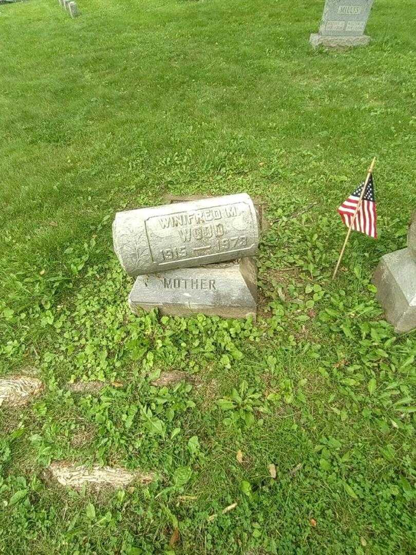 Winifred M. Wood's grave. Photo 4