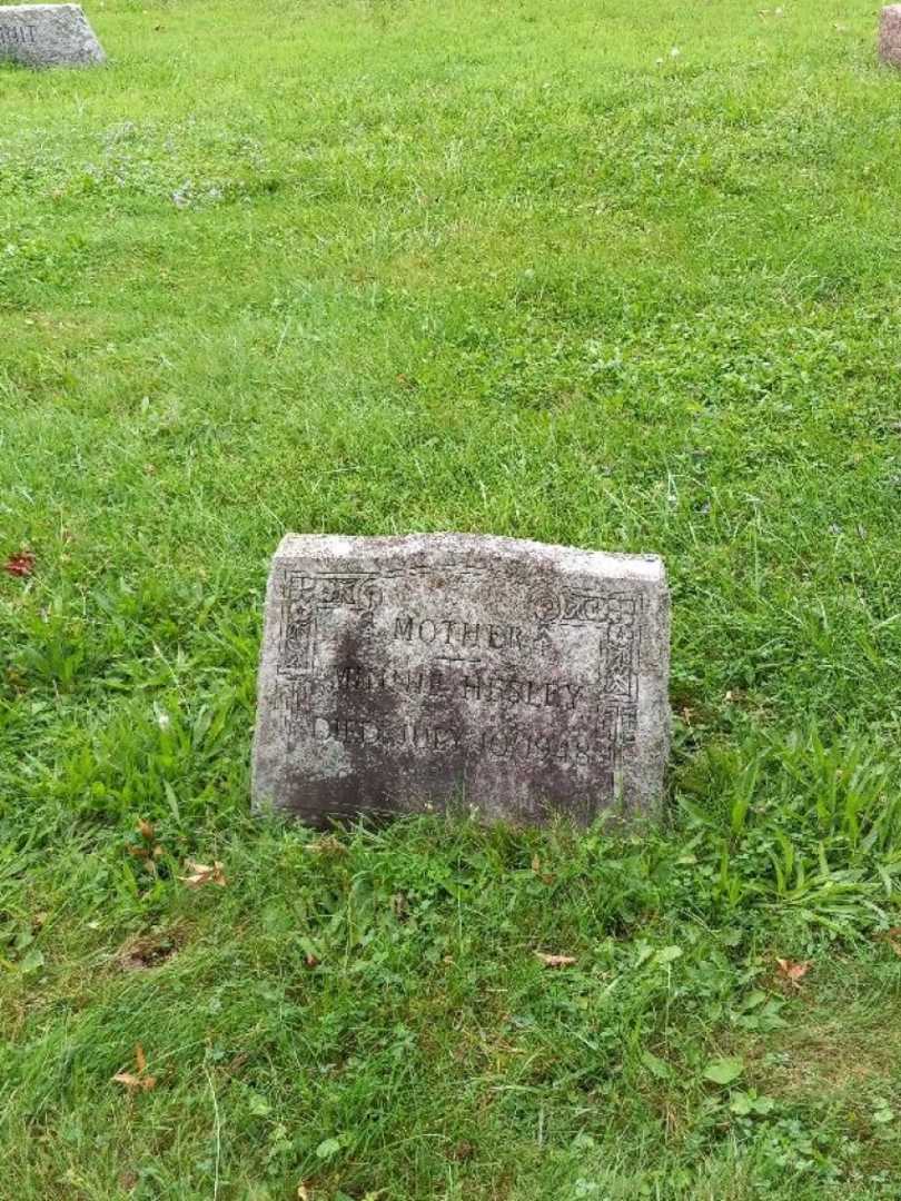 Minnie Hesley's grave. Photo 3
