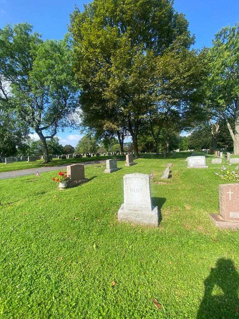 Bertha E. Olds's grave. Photo 1