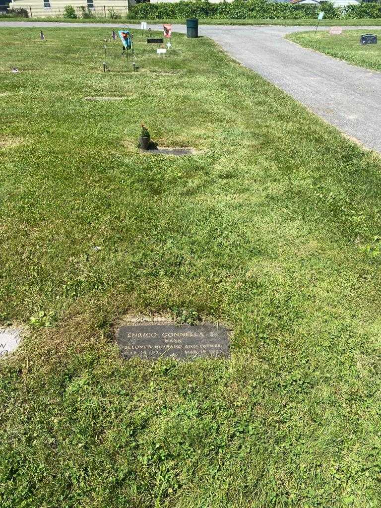 Enrico "Hank" Gonnella Senior's grave. Photo 2