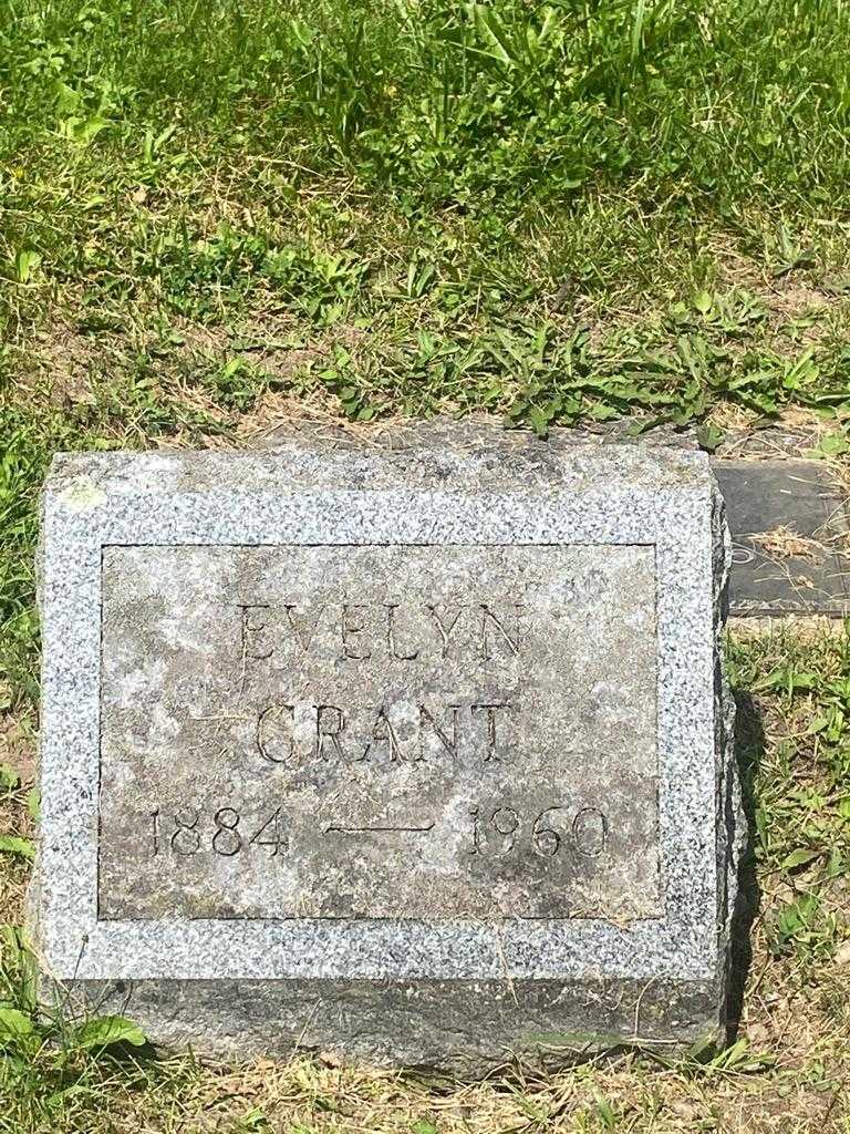 Evelyn Grant's grave. Photo 3