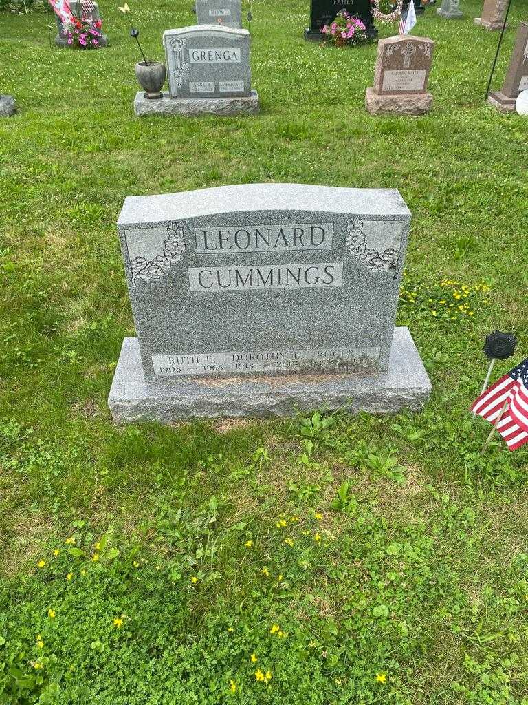 Ruth E. Cummings's grave. Photo 2