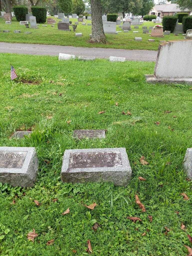 Harry A. Tompkins's grave. Photo 1