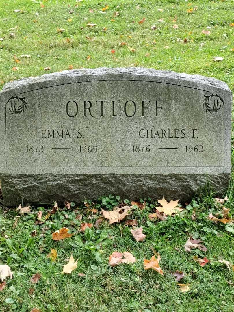 Emma S. Ortloff's grave. Photo 3