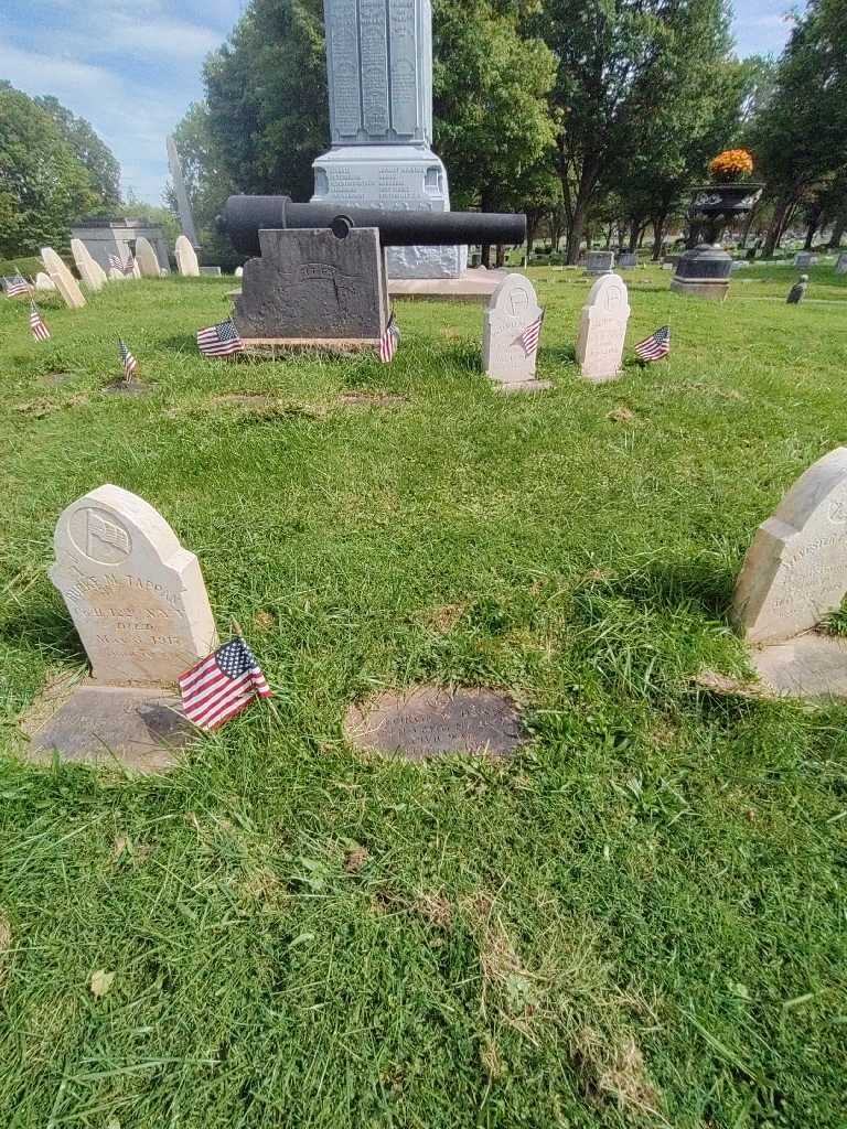 George W. Dakin's grave. Photo 1