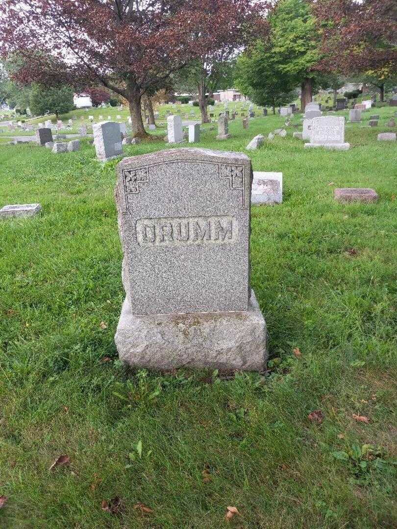 Peter T. Drumm's grave. Photo 4