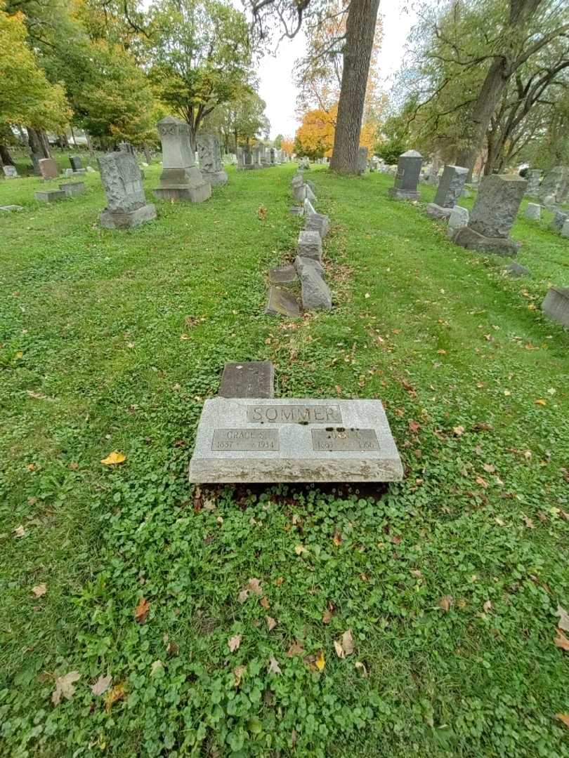 John C. Sommer's grave. Photo 1