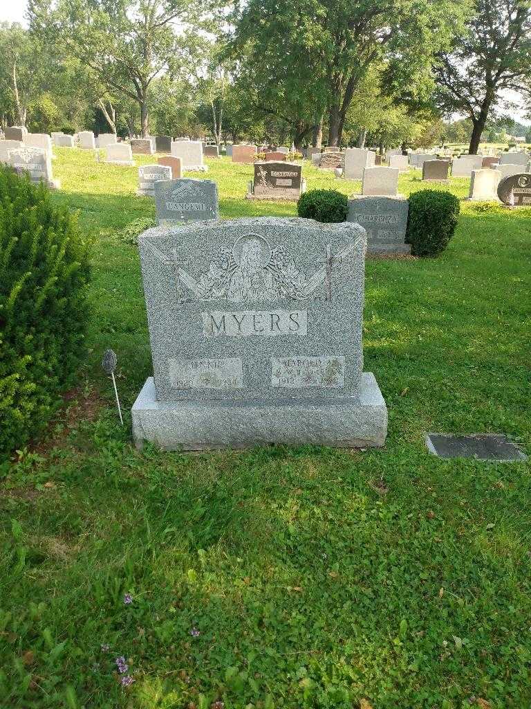 Harold A. Myers's grave. Photo 1