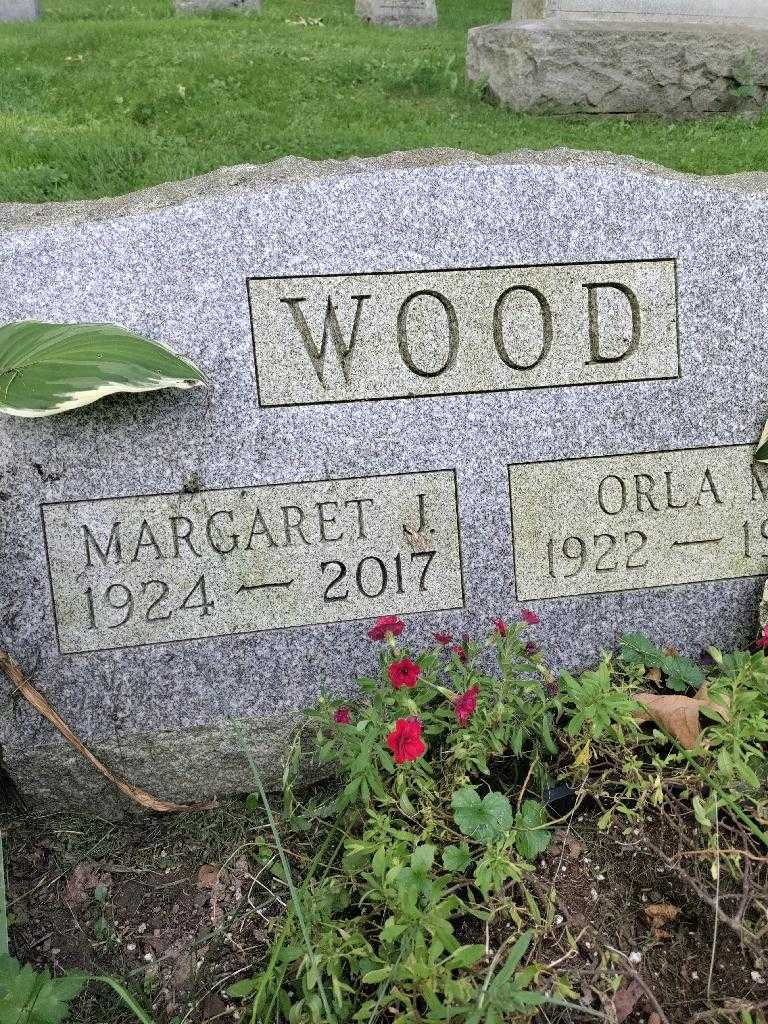 Margaret J. Wood's grave. Photo 2