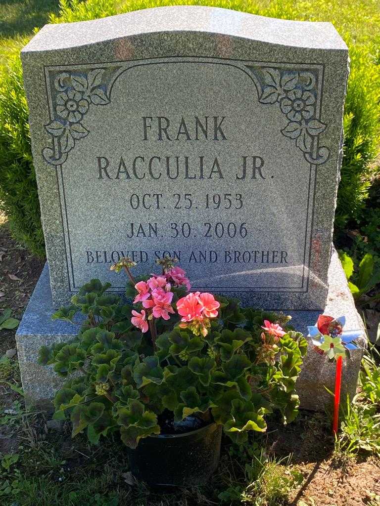 Frank Racculia Junior's grave. Photo 3