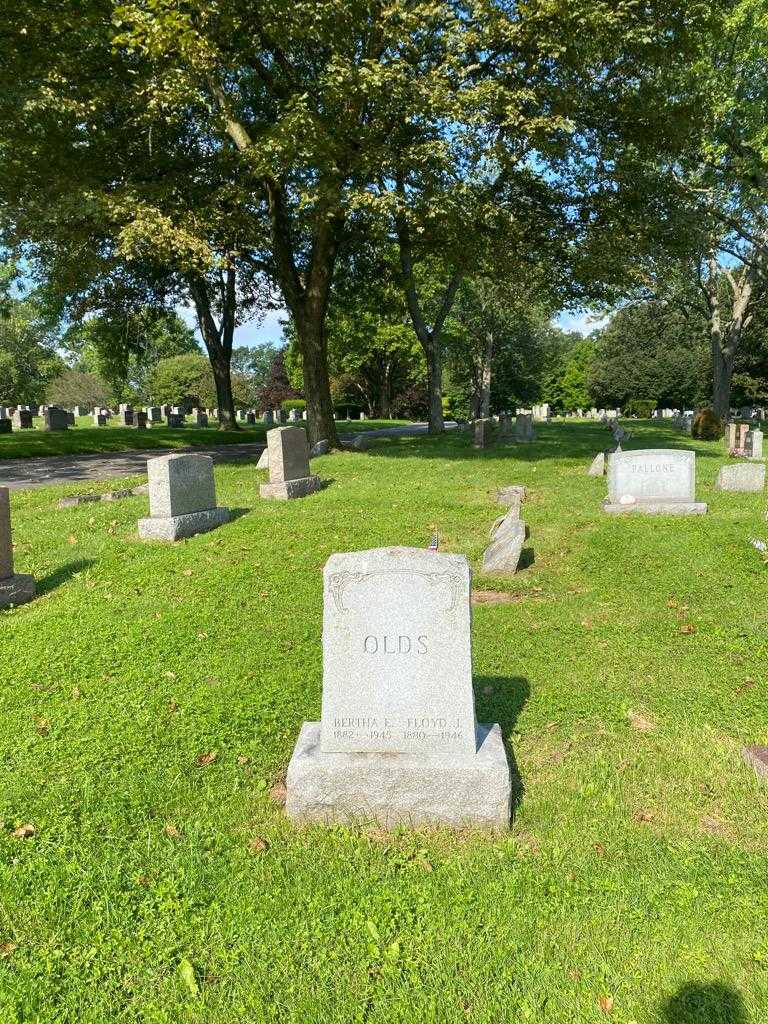 Bertha E. Olds's grave. Photo 2