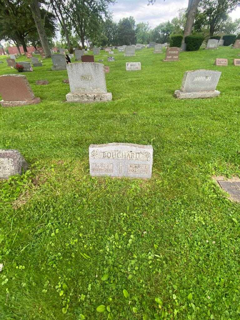 Ruth E. Bouchard's grave. Photo 1