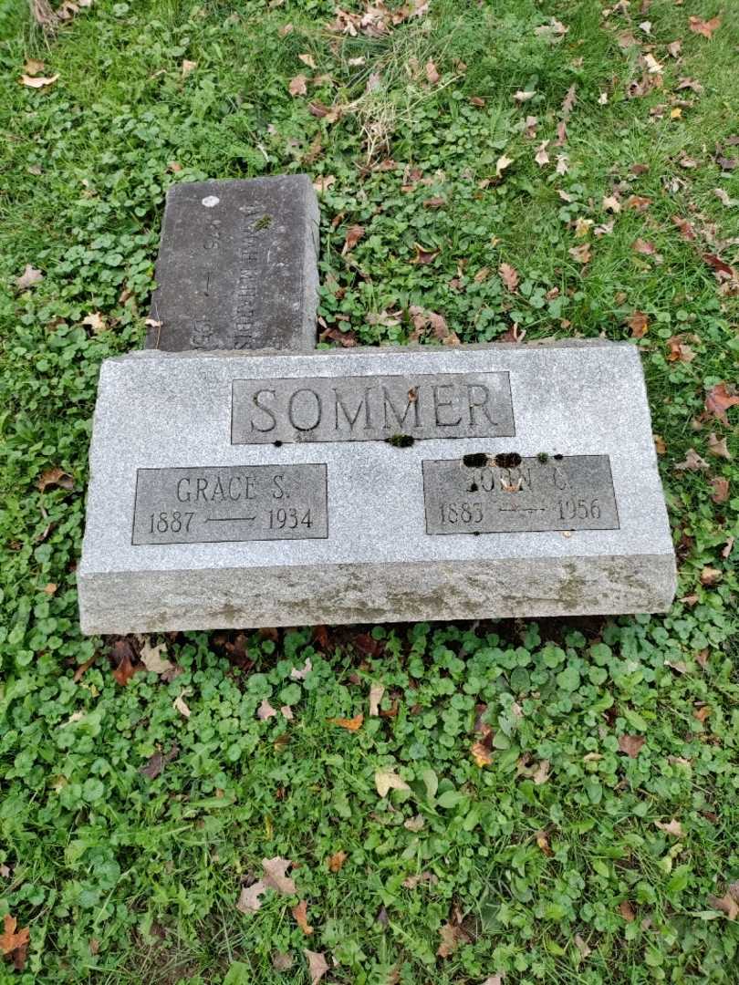 John C. Sommer's grave. Photo 2