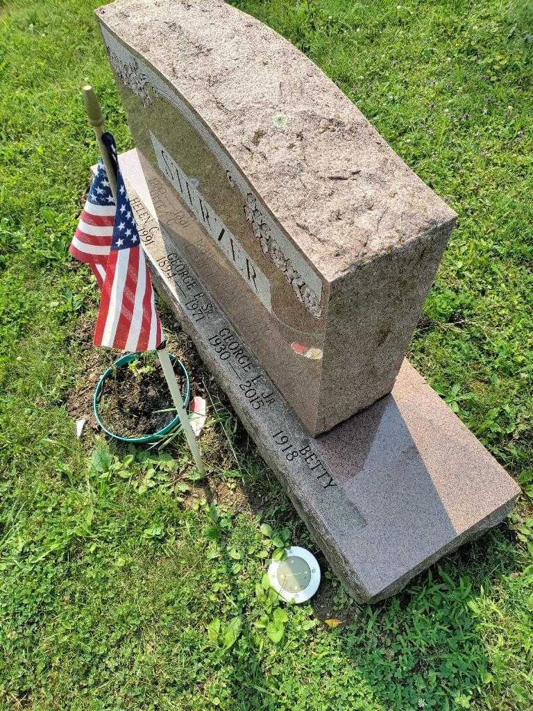 Betty Sterzer's grave. Photo 3