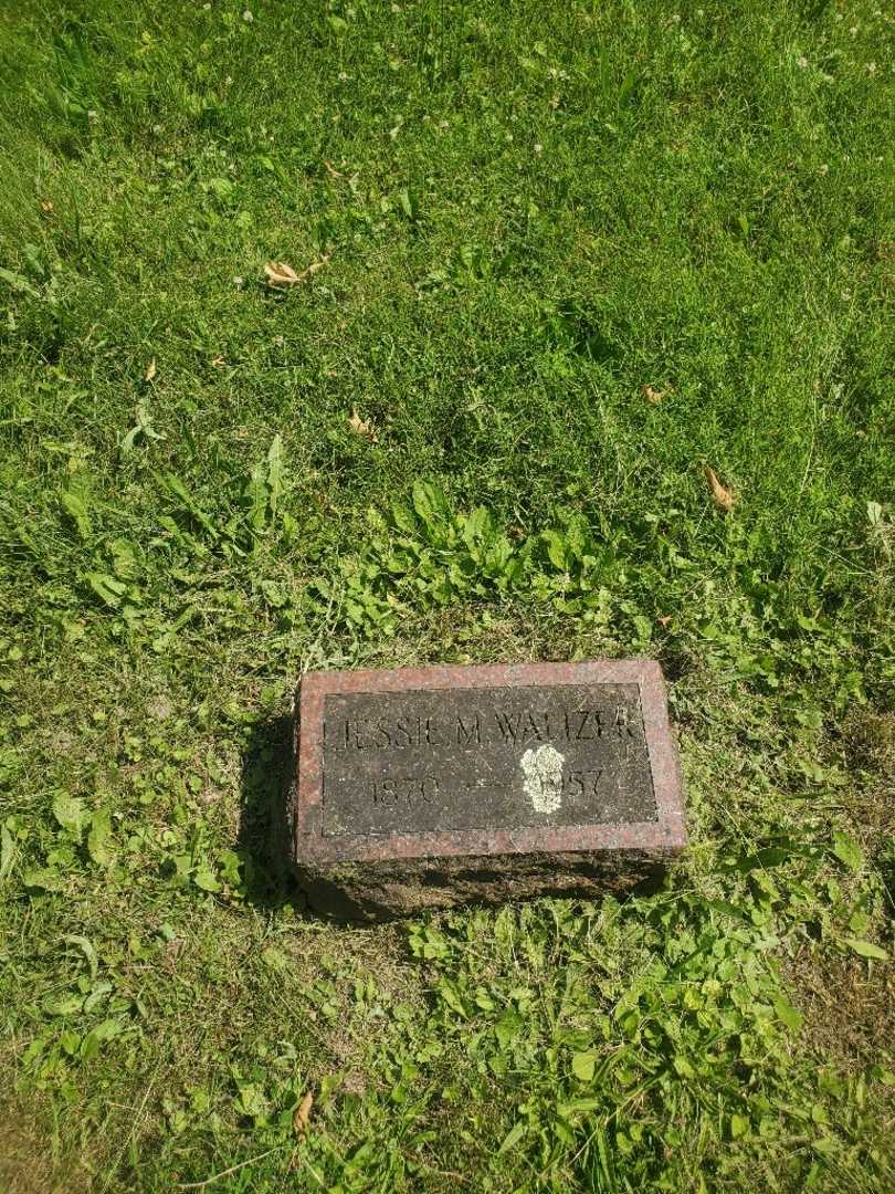 Jessie M. Walizer Garvin's grave. Photo 2