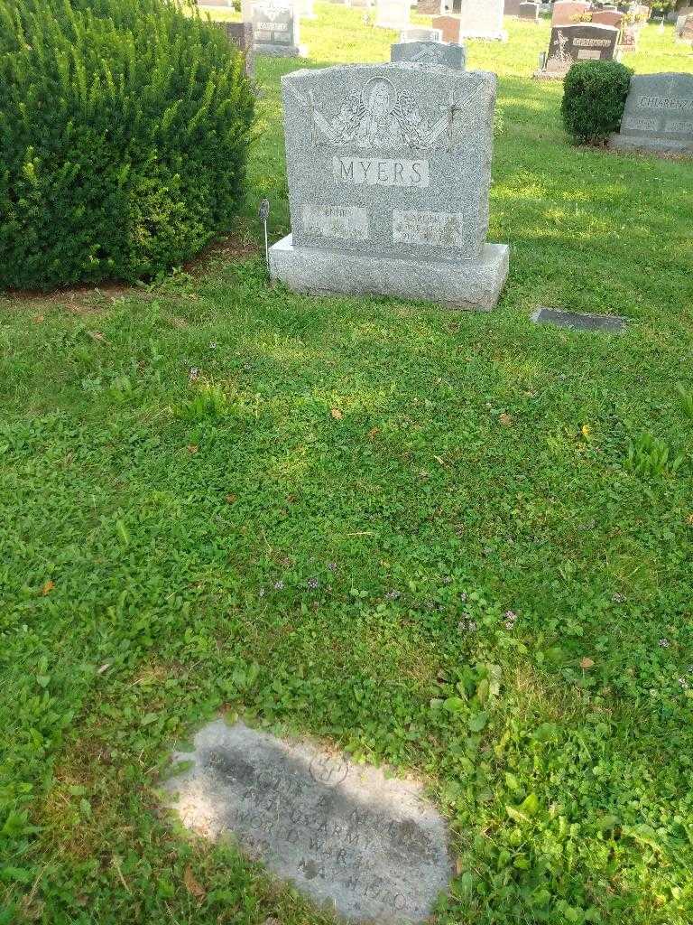 Harold A. Myers's grave. Photo 2