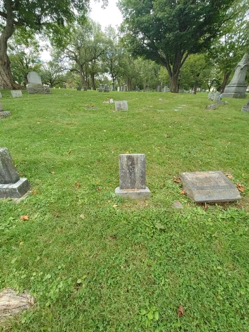 Edwin F. Fichter's grave. Photo 1