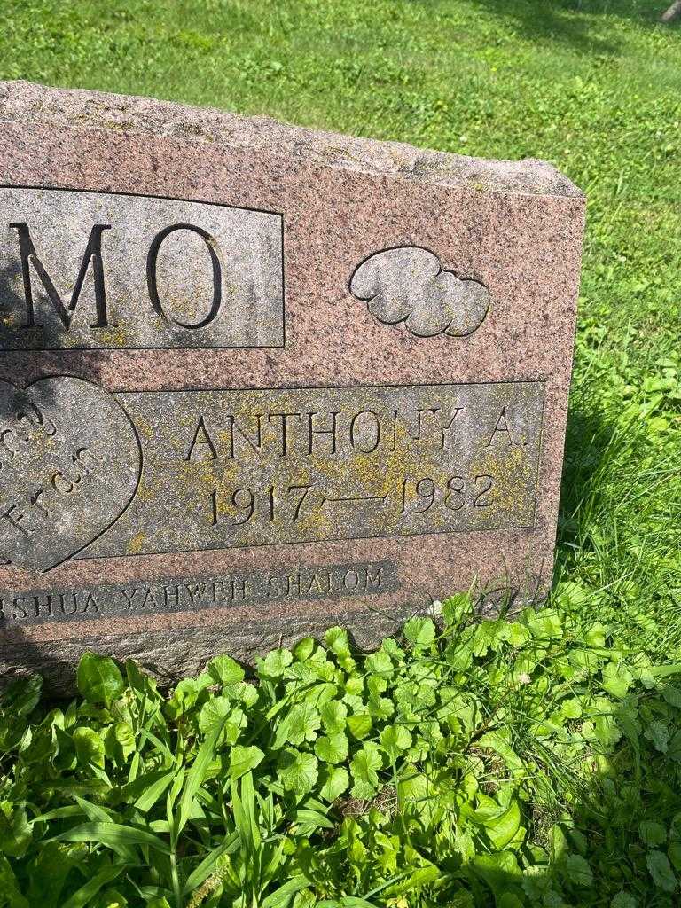 Anthony A. Como's grave. Photo 2