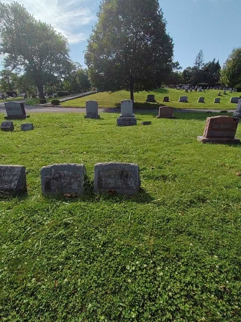 Walter P. Jackson's grave. Photo 1