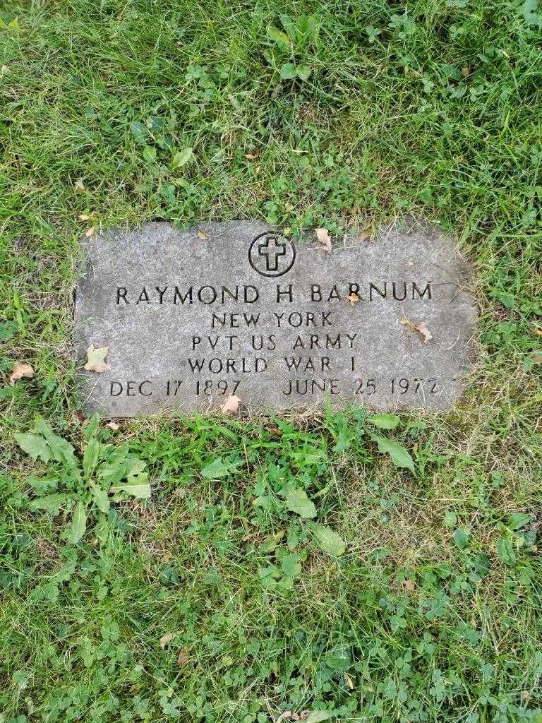 Raymond H. Barnum's grave. Photo 1